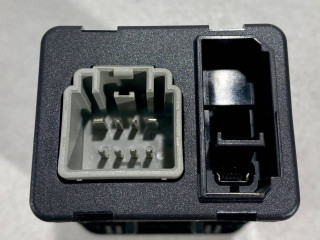 Разъем AUX / USB, ориг. номер 68166001AB, Chrysler 200 2 2014-2017
