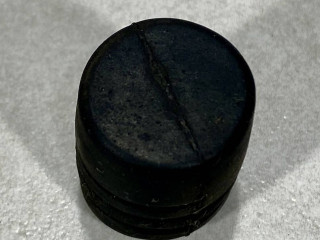 отбойник капота, ориг. номер 658298J000, Nissan Pathfinder R52 2012-2017