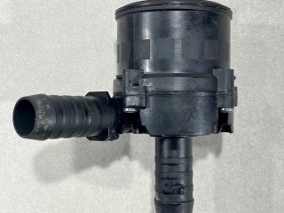 помпа, ориг. номер GV6118D473AC, Ford Escape 3 2015-2019