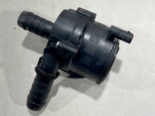 помпа, ориг. номер GV6118D473AC, Ford Escape 3 2015-2019
