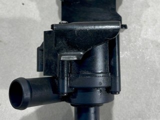 помпа, ориг. номер DS7G8C419CB, Ford Escape 3 2015-2019