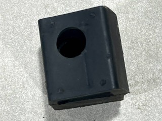 Отбойник крышки багажника, ориг. номер 05109694AA, 55113346AA, Jeep Cherokee KL 2018-2023