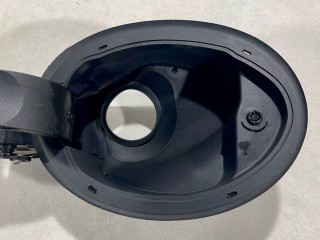 Корпус лючка бензобака, ориг. номер 55112856AC, Jeep Cherokee KL 2018-2023