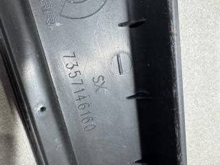 Накладка двери внутренняя задняя левая, ориг. номер 7357146160, Jeep Renegade 2018-2026
