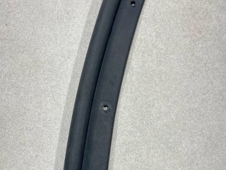 уплотнитель капота, ориг. номер FT4Z16B990B, Ford Edge 2 2015-2018
