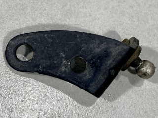 кронштейн амортизатора капота лев., ориг. номер 1008841-00-C, Tesla Model S