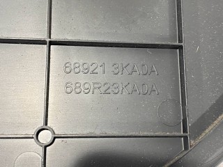 накладка центральной консоли лев., ориг. номер 689213KA0A, Nissan Pathfinder R52 2012-2017