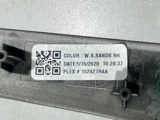 накладка обшивки двери перед. прав., ориг. номер LJ6Z78239A00AB, Ford Escape 4 CX482 2019-2022