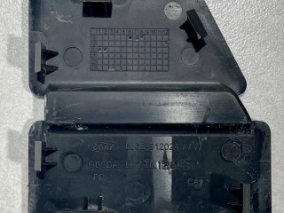 заглушка площадки отдыха ноги, ориг. номер LJ6BS12024AAW, Ford Escape 4 CX482 2019-2022