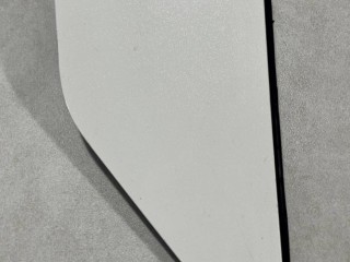 накладка петли крышки багажника лев., ориг. номер LJ6Z7842947BB, Ford Escape 4 CX482 2019-2022