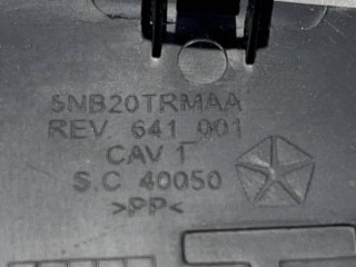 заглушка пластика салазок сиденья заднего правого, ориг. номер 5NB20LC5AA, Jeep Cherokee KL 2013-2018