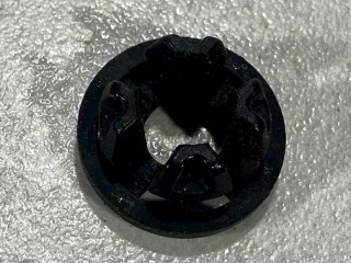 уплотнитель держателя капота, ориг. номер W712889S300, Ford Escape 3 2015-2019