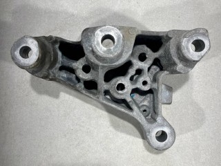 кронштейн подушки крепления кпп, ориг. номер 68363284AA, Jeep Cherokee KL 2018-2023