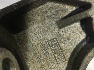 кронштейн подушки крепления кпп, ориг. номер BV616P093H, BV6Z6E042A, Ford Focus USA 3 2010-2015