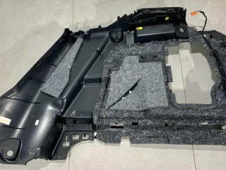 Обшивка багажника левая нижняя, ориг. номер LR066758, FK7213A444, Land Rover Discovery Sport 2014-2019