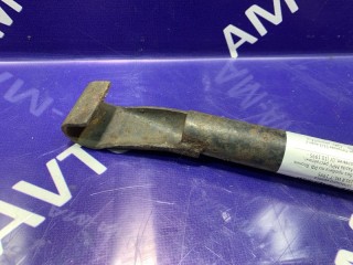 Крепление запасного колеса, ориг. номер LA0156880A, LA0156880, MAZDA MPV 1988-1995