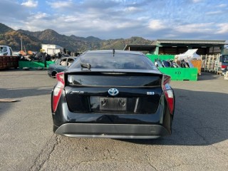Бампер TOYOTA PRIUS 2012-2016