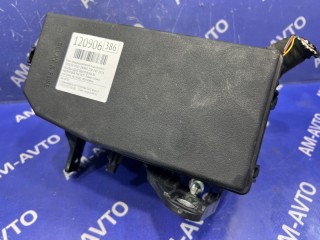 Блок предохранителей под капотом, ориг. номер 8262028190, 8273028H20, TOYOTA VOXY 2014-2017