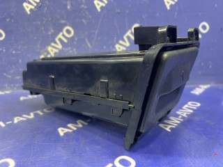 Подстаканник, ориг. номер 5562028030C0, TOYOTA VOXY 2014-2017