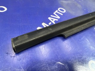 Молдинг стекла двери, ориг. номер 7572048030, TOYOTA KLUGER V 2000-2003