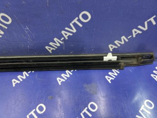 Молдинг стекла двери, ориг. номер LA0159650, LA0159670, MAZDA MPV 1988-1995
