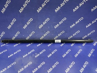 Молдинг стекла двери, ориг. номер LA0158650, LA0158670, MAZDA MPV 1988-1995