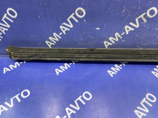 Молдинг стекла двери, ориг. номер LA0158650, LA0158670, MAZDA MPV 1988-1995