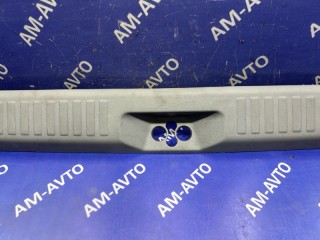 Панель замка багажника, ориг. номер S05B62861, S05C62861, MAZDA BONGO FRIENDEE 1995-1999