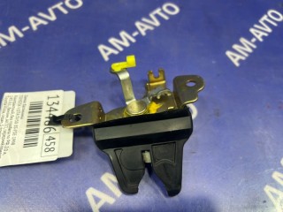 Замок багажника, ориг. номер 6461032040, TOYOTA VISTA 1994-1998