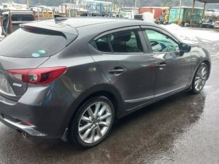 Крышка салонного фильтра, ориг. номер B45A61J6Y, MAZDA AXELA 2016-2019