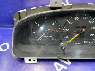 Щиток приборов, ориг. номер L02955430A, L02955430B, MAZDA MPV 1988-1995