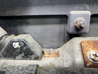 Крепление запасного колеса, ориг. номер MN146503, MN146504, MITSUBISHI PAJERO 2006-2011