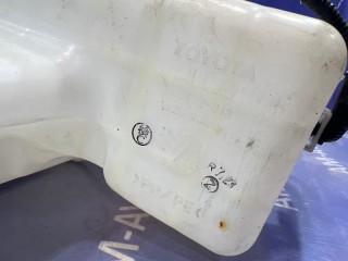 Бачок стеклоомывателя, ориг. номер 8531528120, 8533028040, TOYOTA VOXY 2014-2017