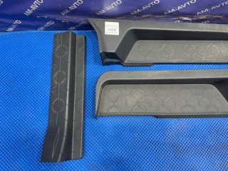 Накладка на порог салона, ориг. номер 7250A013XA, 7250A014XA, 7250A051XA, 7250A052XA, MITSUBISHI DELICA D:5 2007-2019