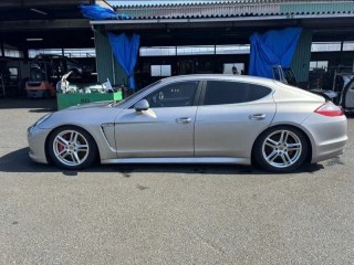 Консоль магнитофона, ориг. номер 97055298100A05, 97055298101A05, PORSCHE PANAMERA 2009-2013