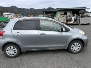 Блок предохранителей под капотом, TOYOTA VITZ 2007-2010