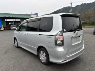 Спойлер, TOYOTA VOXY 2007-2010