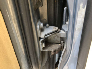 Петля двери передней левой, Volkswagen Touran 2003-2006