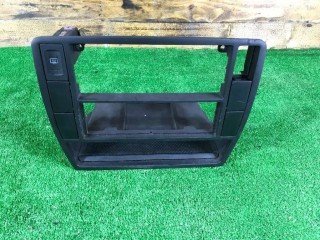 Рамка под магнитолу, ориг. номер 3B0858069K, Volkswagen Passat 1996-2001