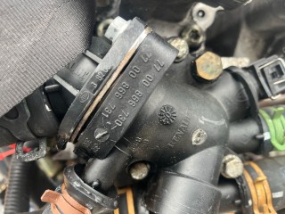 Корпус термостата, ориг. номер 7700866730, 7700866731, Renault Espace 1996-2002