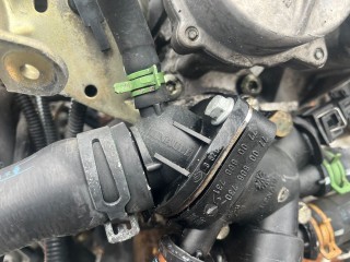 Корпус термостата, ориг. номер 7700866730, 7700866731, Renault Espace 1996-2002