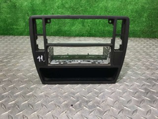 Рамка под магнитолу, ориг. номер 3B0858069K, Volkswagen Passat 1996-2001