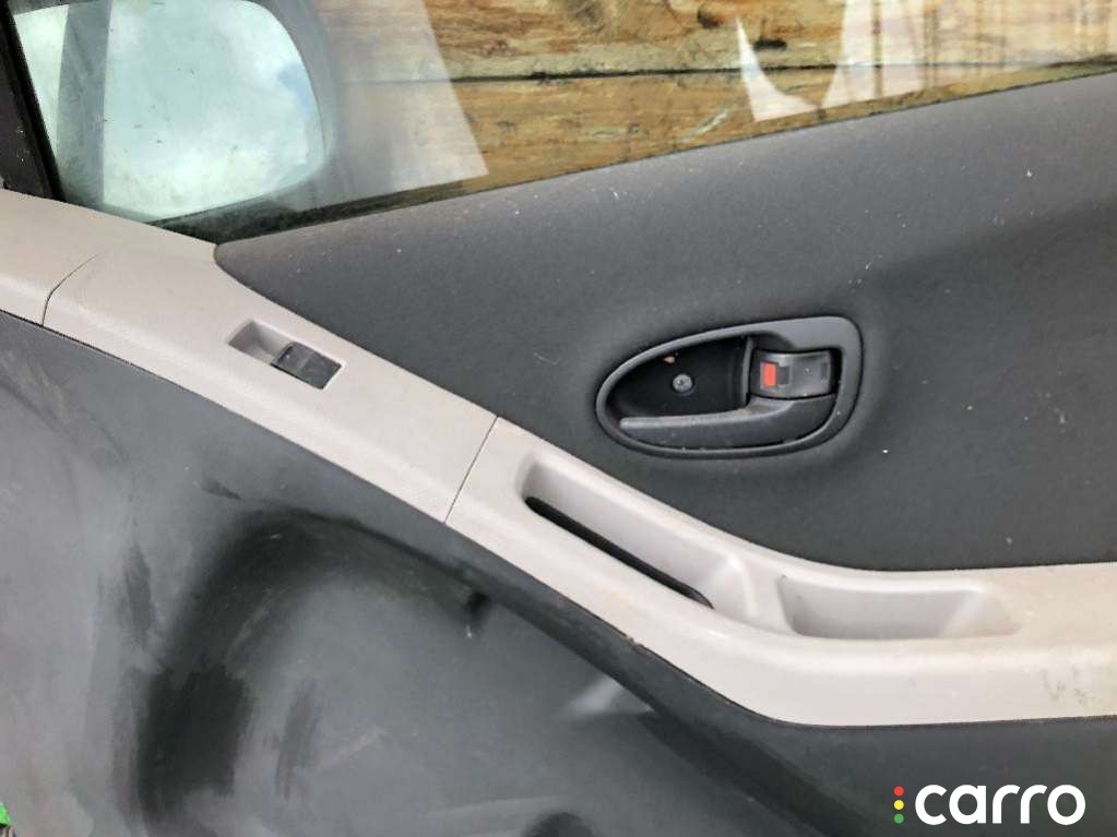 Обшивка двери передней правой (дверная карта) Toyota Yaris 2005-2009, хетчбэк 5 дв., левый руль, фото 2