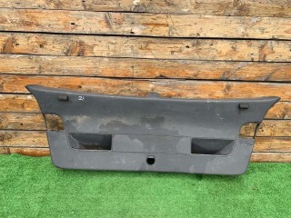 Обшивка крышки багажника, ориг. номер 1K6867601, Volkswagen Golf 1997-2006