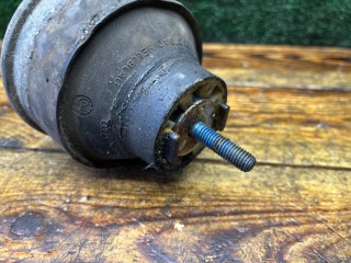 Подушка крепления двигателя, ориг. номер 8D0199379AC, Audi A4 1994-1999