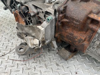 Кронштейн КПП, ориг. номер 8D0399113AS, Audi A6 1997-2001