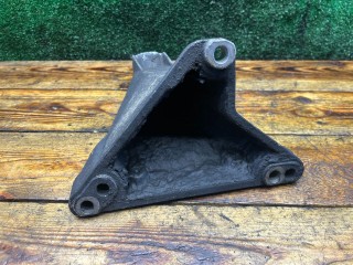 Кронштейн двигателя, ориг. номер 8D0199308F, Volkswagen Passat 1996-2001
