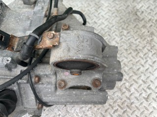 Подушка крепления кпп, ориг. номер YM2, Nissan Almera Tino 2000-2003