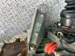 Кронштейн КПП, ориг. номер 8D0399113AS, Audi A6 2001-2005