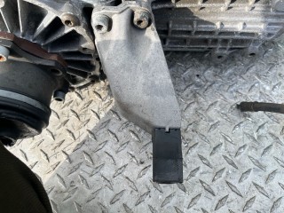Кронштейн КПП, ориг. номер 8D0399113AB, Volkswagen Passat 1996-2001
